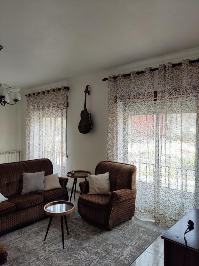 Casa Sossegada Na Batalha Villa ภายนอก รูปภาพ